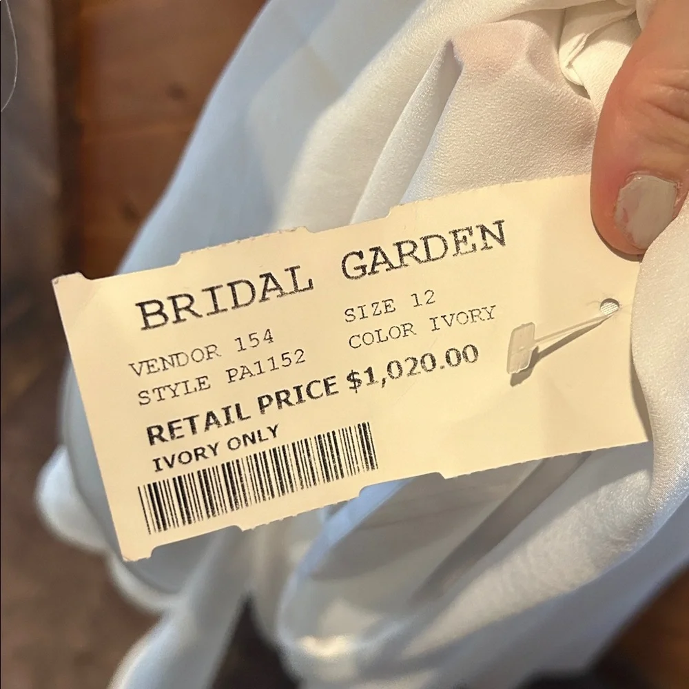 Oxford Street deep V pure white A line wedding dress NWT - Picture 10 of 12